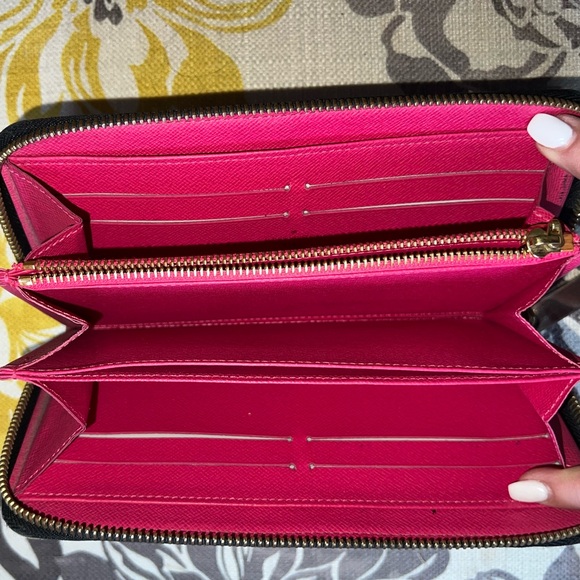 Louis Vuitton Black Multicolor Monogram Wallet. - Picture 7 of 15